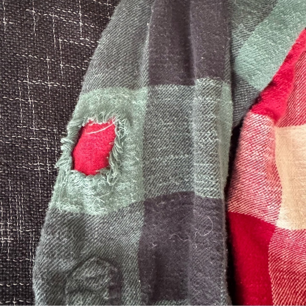 American Eagle Outfitters Cozy Cabin Cropped Flannel size Large - Picture 7 of 11